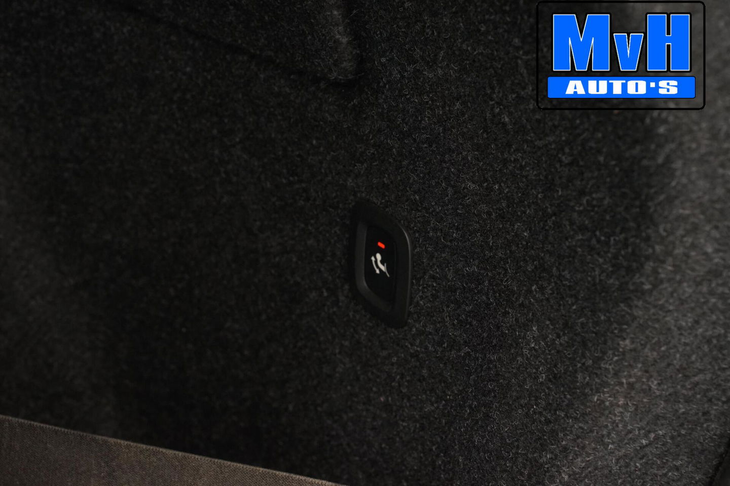 Volvo XC40 1.5 T5 Recharge Inscription Expression|TREKH|LED