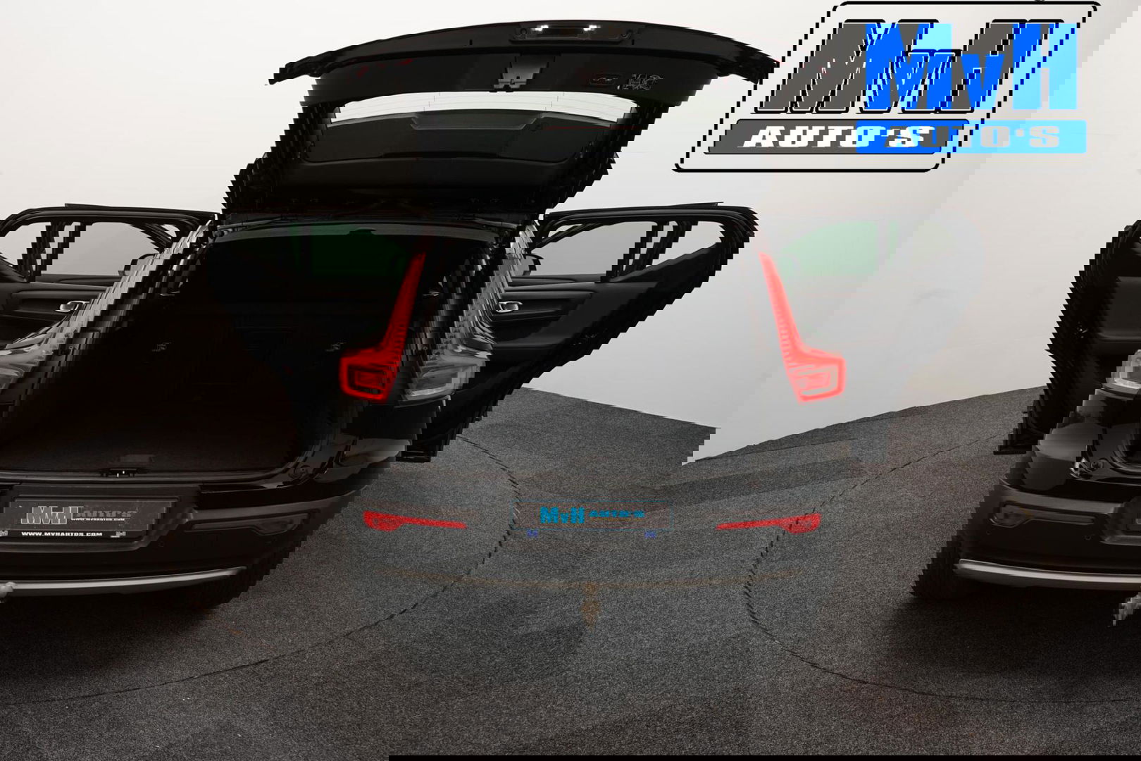 Volvo XC40 1.5 T5 Recharge Inscription Expression|TREKH|LED