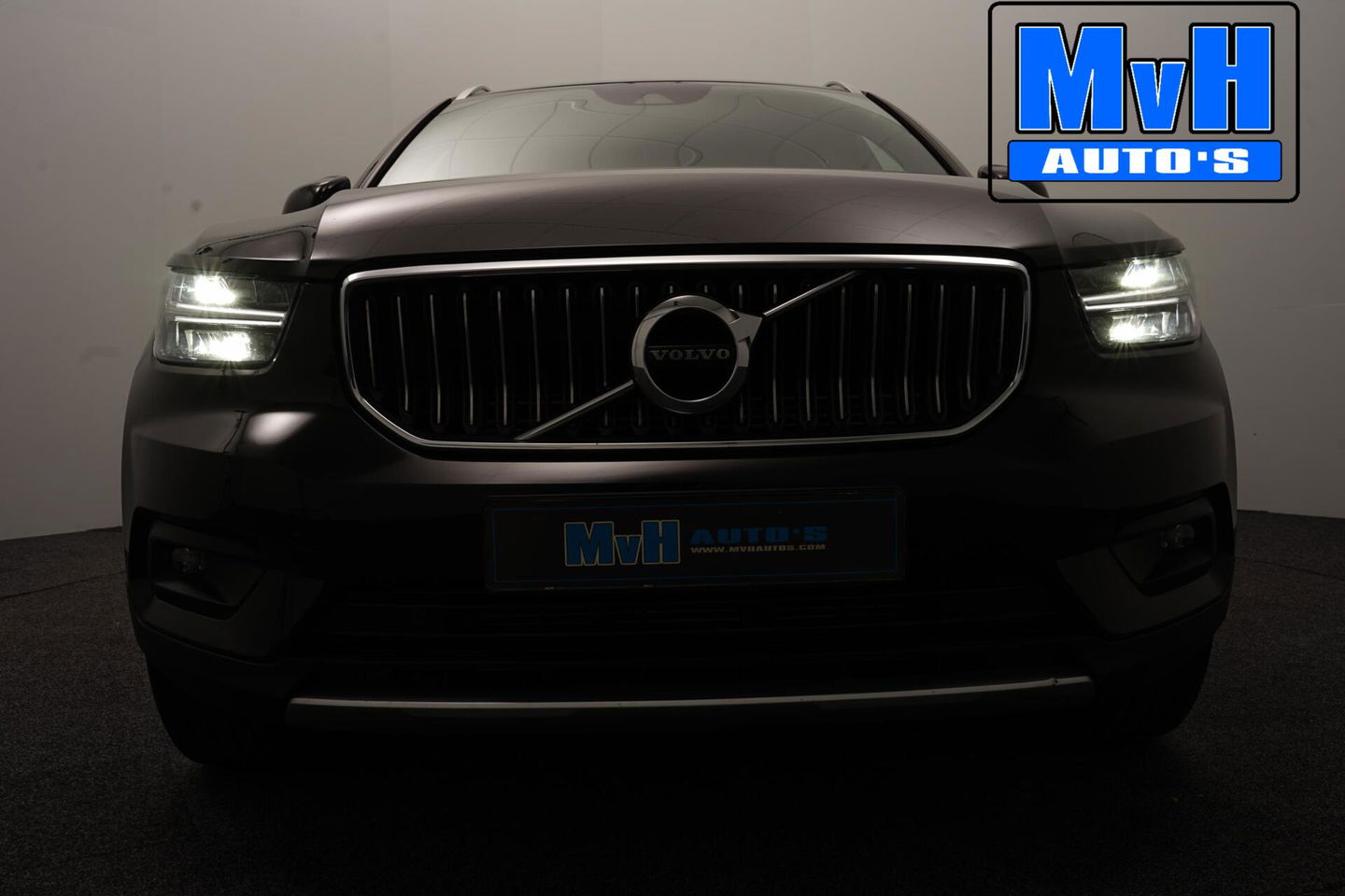 Volvo XC40 1.5 T5 Recharge Inscription Expression|TREKH|LED