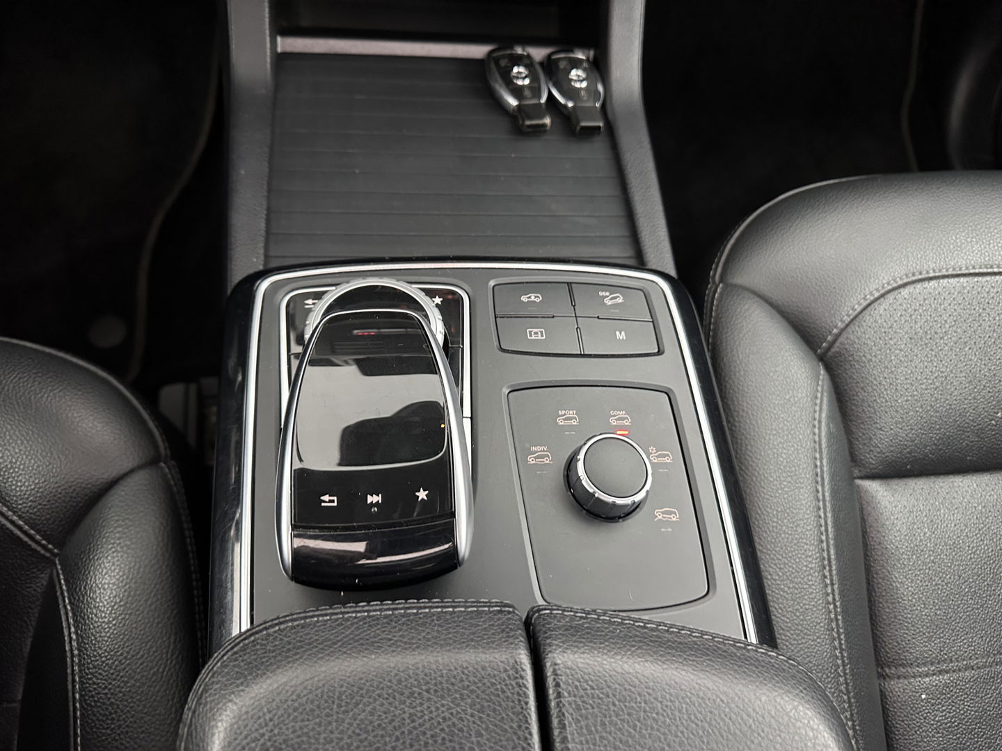 Mercedes-Benz GLE 350 d 4MATIC AMG Sport Edition (INCL-BTW) *PANO | DISTRONIC-PLUS | LEATHER | FULL-LED | BLINDSPOT | HARMAN/KARDON | TOPVIEW | MEMORY-PACK | AIRSUSPENSION | HEATED-COMFORTSEATS | NAVI-FULLMAP | PRIVACYGLASS | 21"ALU*