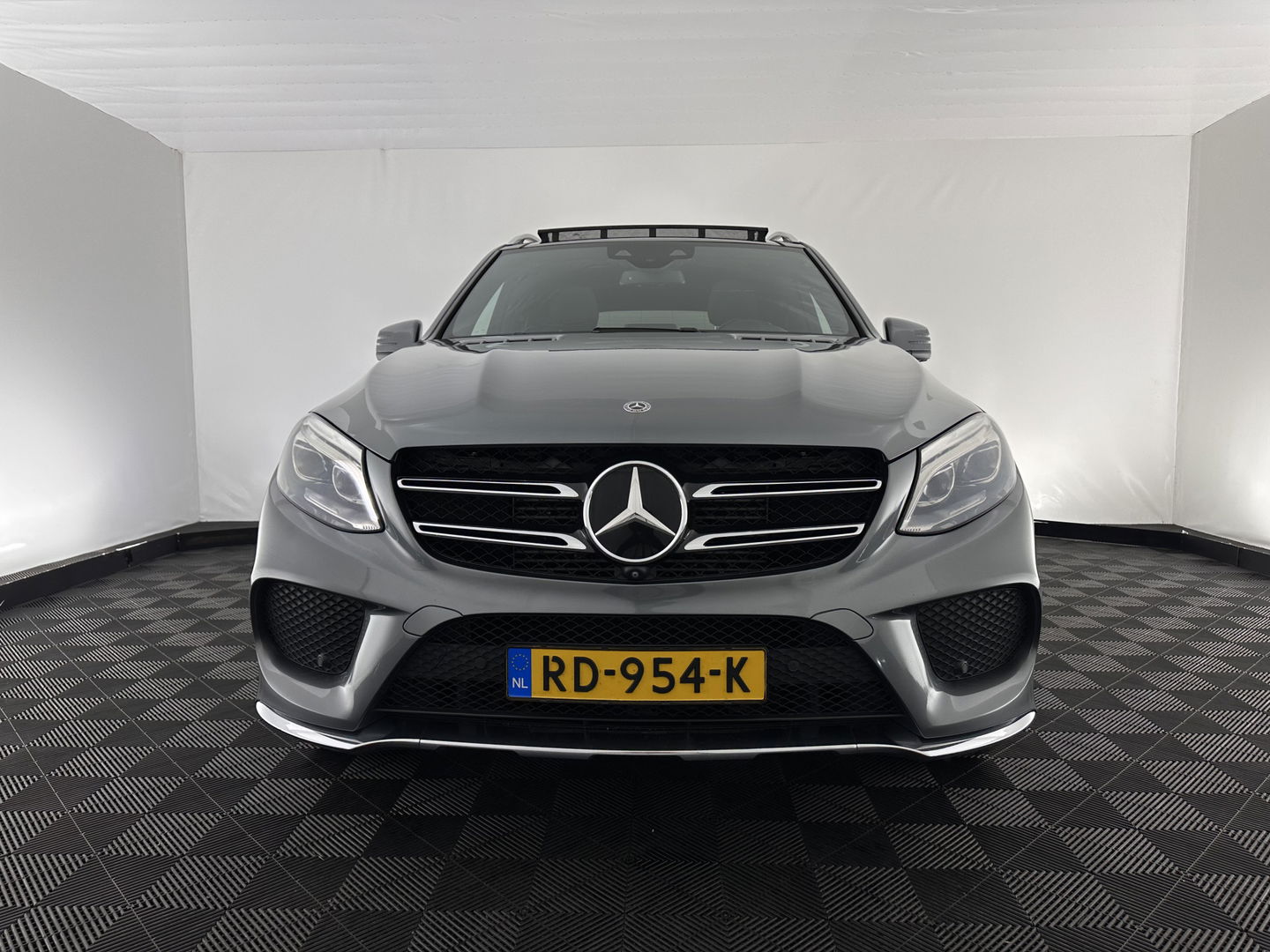 Mercedes-Benz GLE 350 d 4MATIC AMG Sport Edition (INCL-BTW) *PANO | DISTRONIC-PLUS | LEATHER | FULL-LED | BLINDSPOT | HARMAN/KARDON | TOPVIEW | MEMORY-PACK | AIRSUSPENSION | HEATED-COMFORTSEATS | NAVI-FULLMAP | PRIVACYGLASS | 21"ALU*