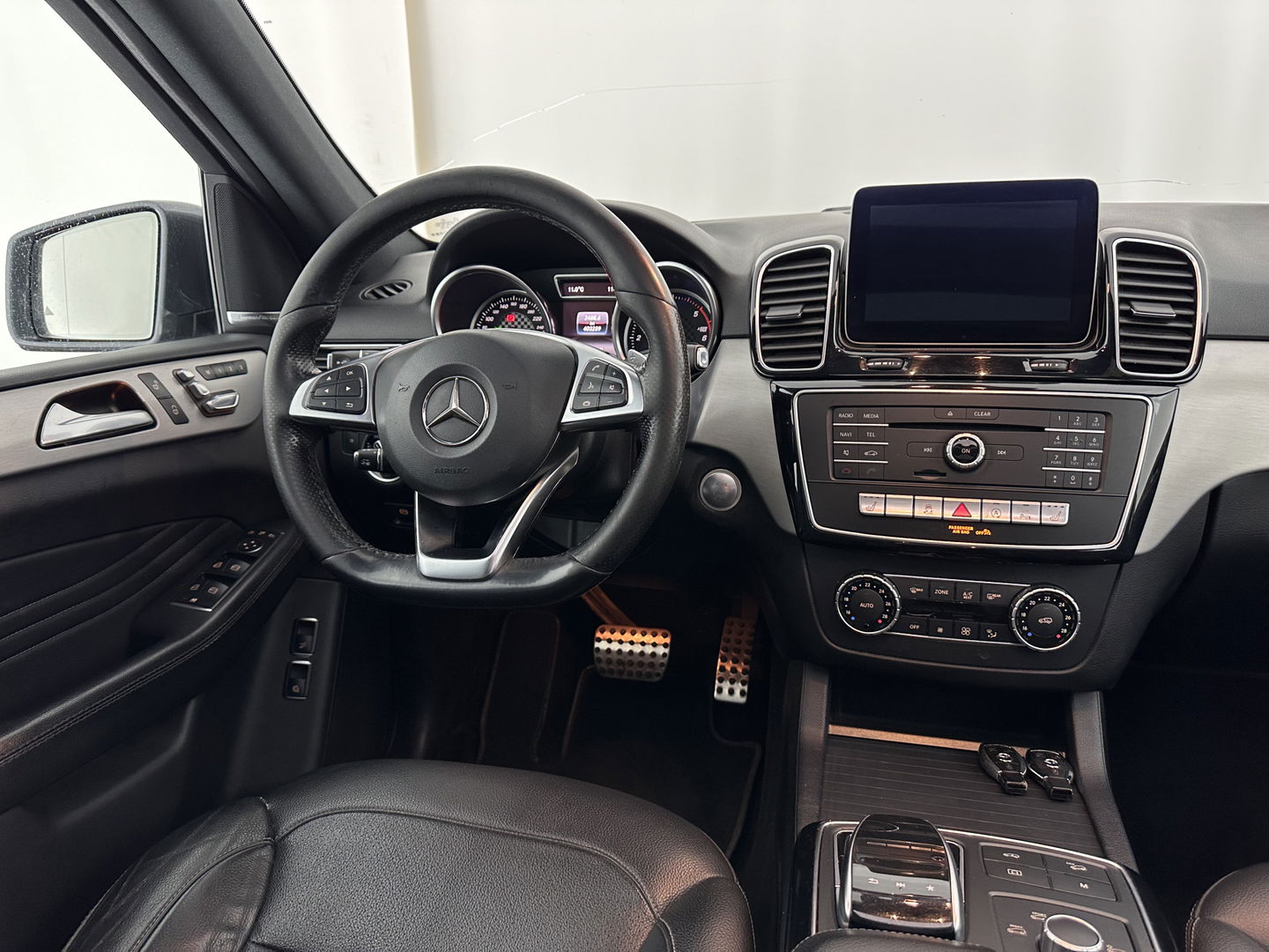 Mercedes-Benz GLE 350 d 4MATIC AMG Sport Edition (INCL-BTW) *PANO | DISTRONIC-PLUS | LEATHER | FULL-LED | BLINDSPOT | HARMAN/KARDON | TOPVIEW | MEMORY-PACK | AIRSUSPENSION | HEATED-COMFORTSEATS | NAVI-FULLMAP | PRIVACYGLASS | 21"ALU*