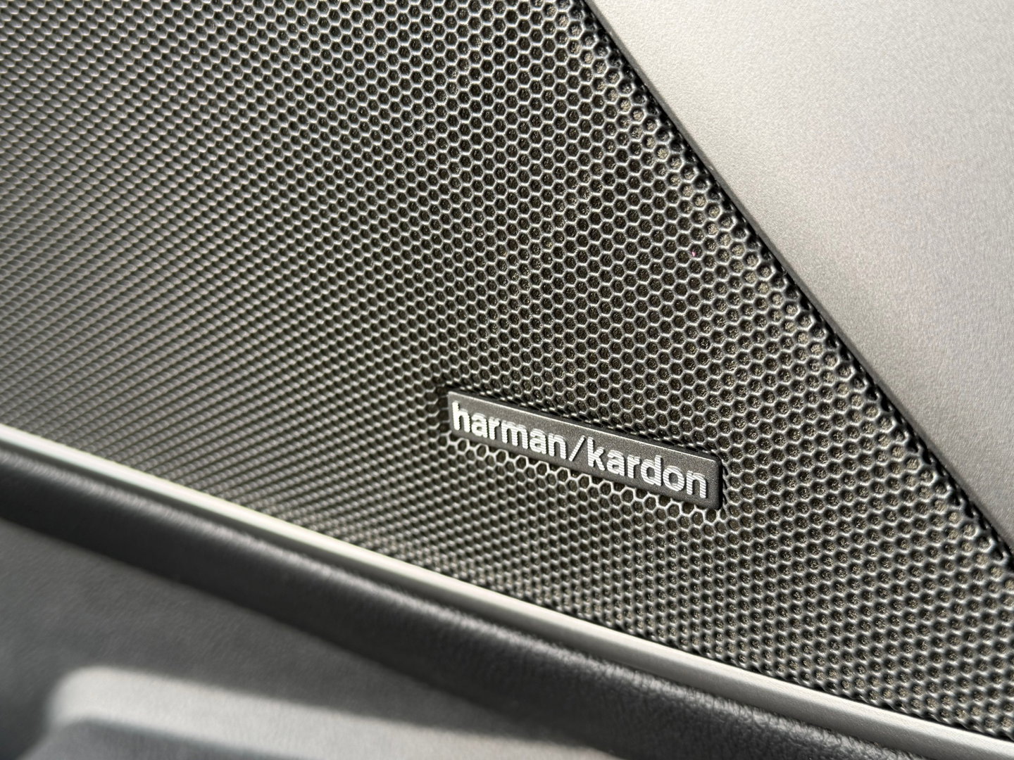 BMW 3 Serie Touring 330e High Exe M-Sport|Pano|Harman/Kardon|Head-Up|Memory|ACC|Camera|Leder|Carplay|292PK