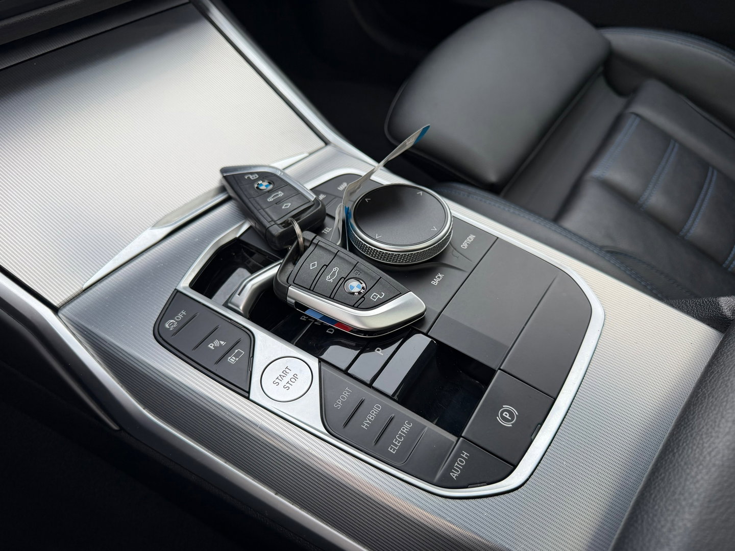 BMW 3 Serie Touring 330e High Exe M-Sport|Pano|Harman/Kardon|Head-Up|Memory|ACC|Camera|Leder|Carplay|292PK