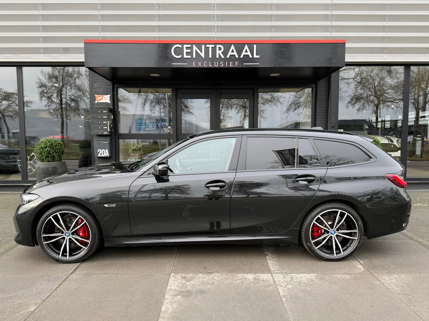 BMW 3 Serie Touring 330e High Exe M-Sport|Pano|Harman/Kardon|Head-Up|Memory|ACC|Camera|Leder|Carplay|292PK