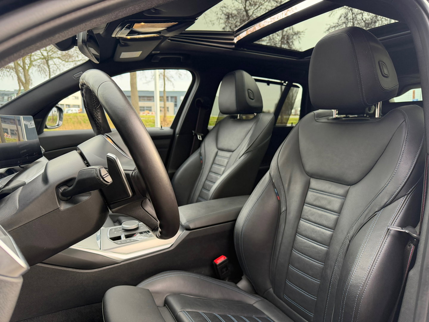 BMW 3 Serie Touring 330e High Exe M-Sport|Pano|Harman/Kardon|Head-Up|Memory|ACC|Camera|Leder|Carplay|292PK