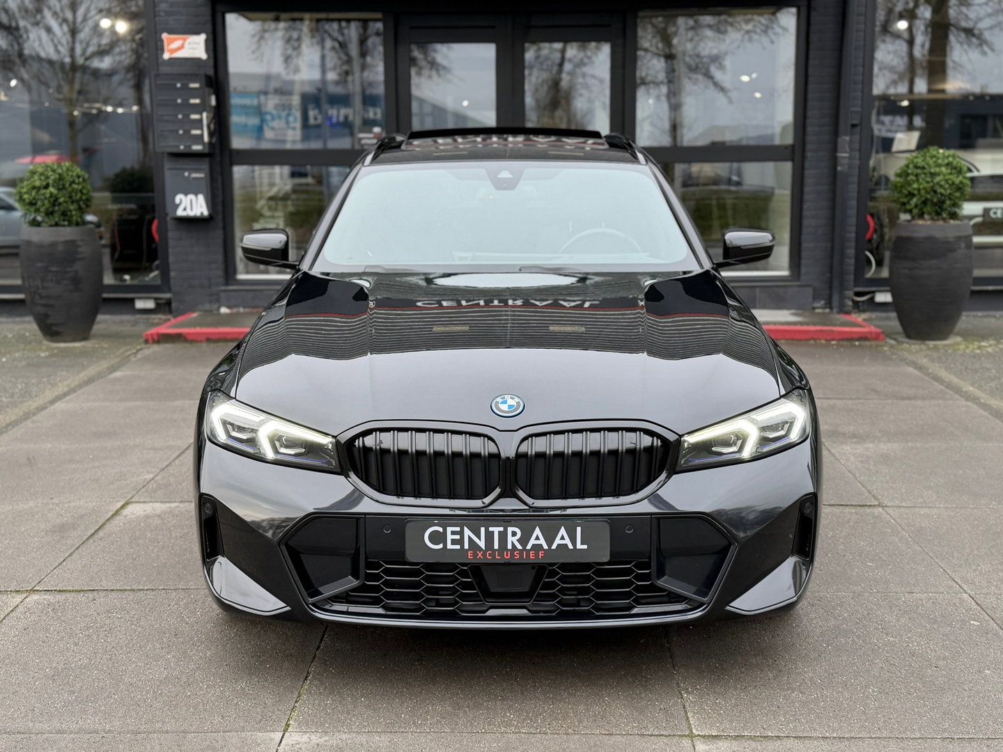 BMW 3 Serie Touring 330e High Exe M-Sport|Pano|Harman/Kardon|Head-Up|Memory|ACC|Camera|Leder|Carplay|292PK