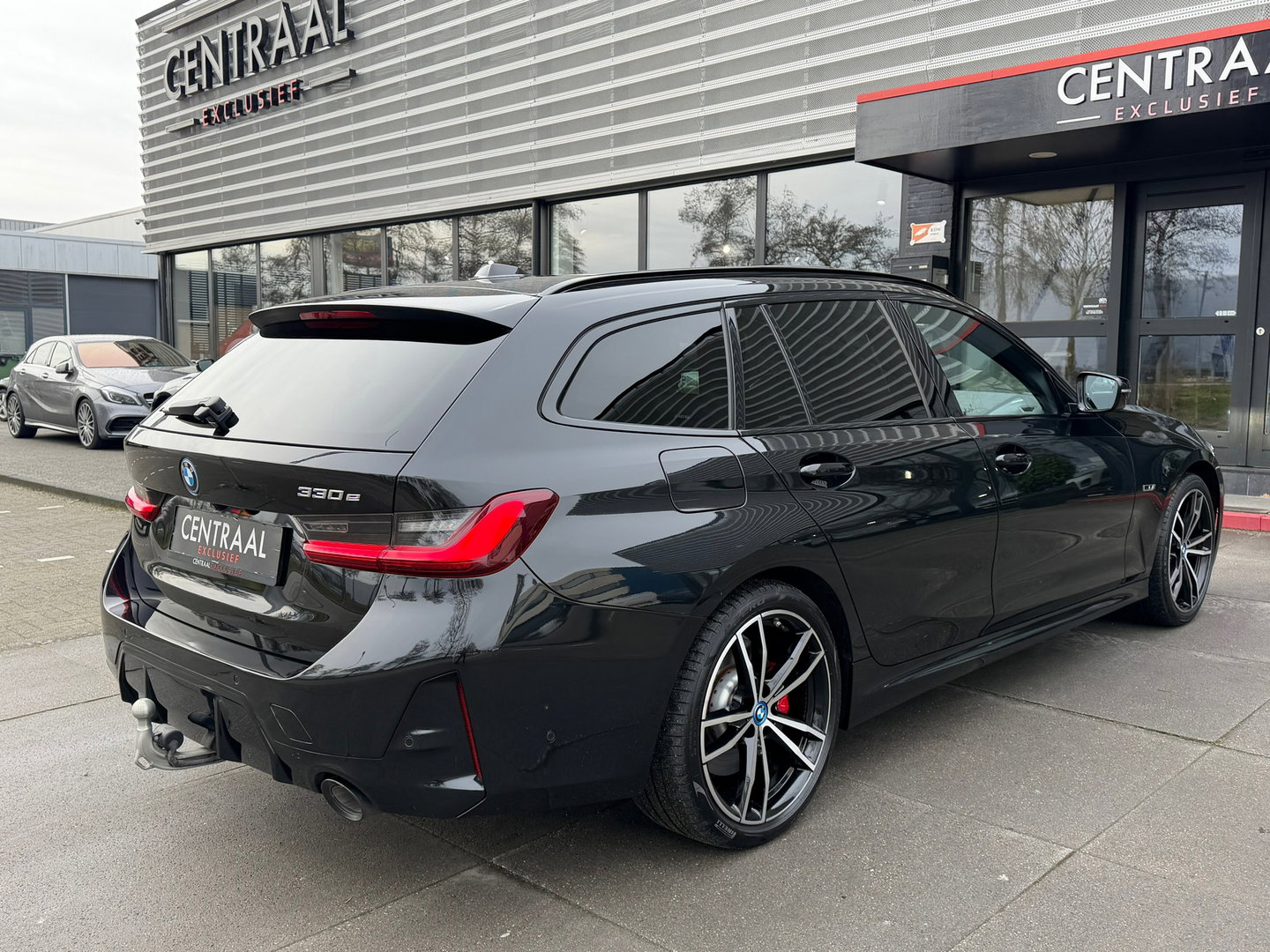 BMW 3 Serie Touring 330e High Exe M-Sport|Pano|Harman/Kardon|Head-Up|Memory|ACC|Camera|Leder|Carplay|292PK