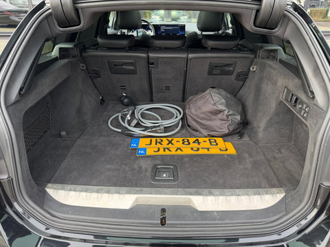 BMW 3 Serie Touring 330e High Exe M-Sport|Pano|Harman/Kardon|Head-Up|Memory|ACC|Camera|Leder|Carplay|292PK