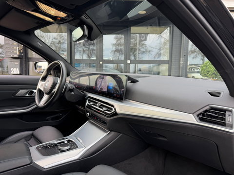 BMW 3 Serie Touring 330e High Exe M-Sport|Pano|Harman/Kardon|Head-Up|Memory|ACC|Camera|Leder|Carplay|292PK