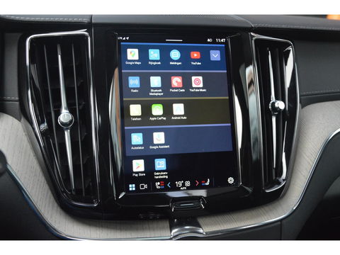 Volvo XC60 T6 Hybride LONG RANGE | Luchtvering | Massage | Stoelventilatie | Panoramadak | 360° Camera | Harman/Kardon |