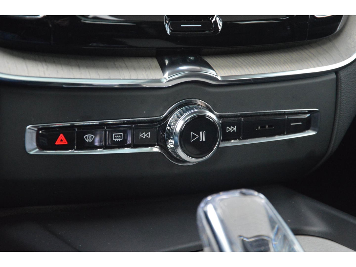 Volvo XC60 T6 Hybride LONG RANGE | Luchtvering | Massage | Stoelventilatie | Panoramadak | 360° Camera | Harman/Kardon |