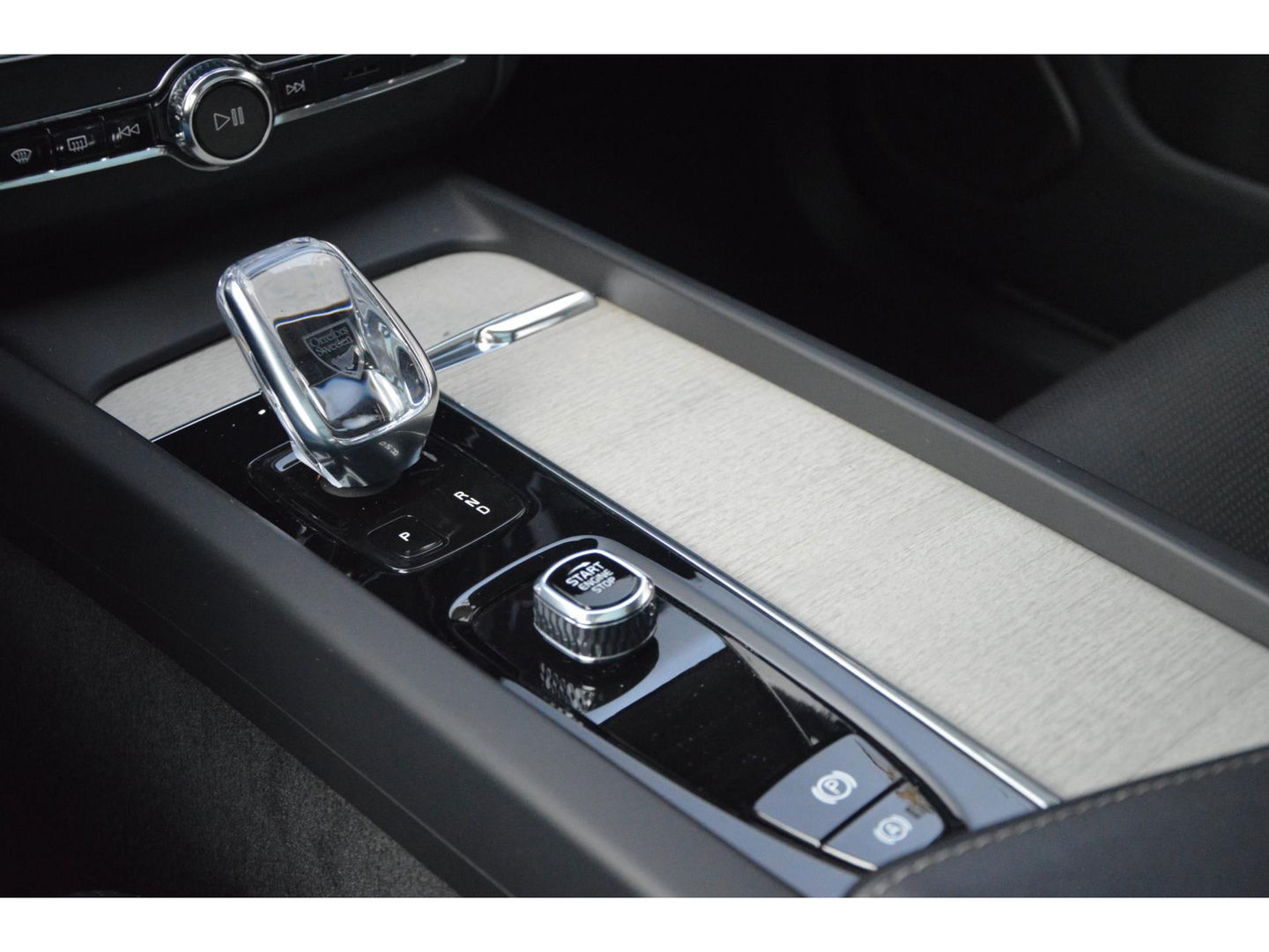 Volvo XC60 T6 Hybride LONG RANGE | Luchtvering | Massage | Stoelventilatie | Panoramadak | 360° Camera | Harman/Kardon |