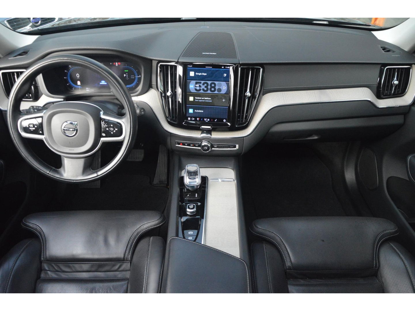 Volvo XC60 T6 Hybride LONG RANGE | Luchtvering | Massage | Stoelventilatie | Panoramadak | 360° Camera | Harman/Kardon |