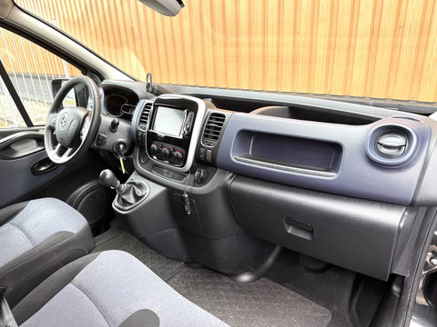Opel Vivaro 1.6 CDTI L1H1 Sport EcoFlex | 3 Persoons | Camera | Navigatie | Trekhaak | Airconditioning | Cruise Control | Parkeersensoren | Bluetooth | Multifunctioneel Stuurwiel |