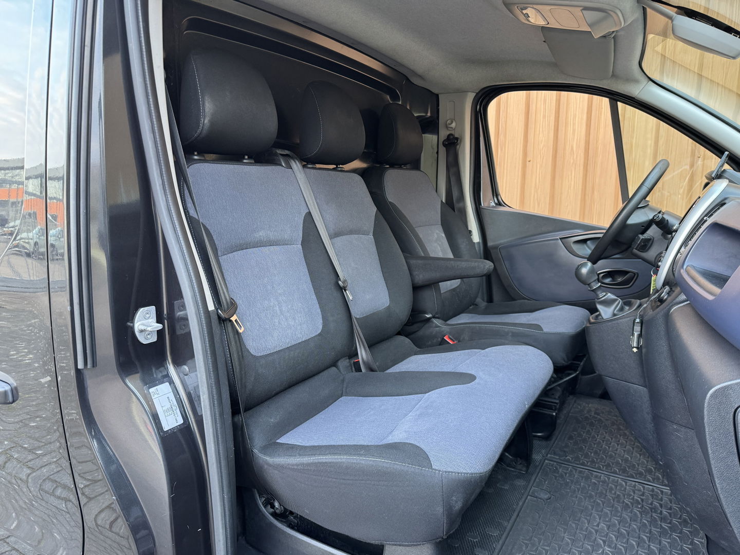 Opel Vivaro 1.6 CDTI L1H1 Sport EcoFlex | 3 Persoons | Camera | Navigatie | Trekhaak | Airconditioning | Cruise Control | Parkeersensoren | Bluetooth | Multifunctioneel Stuurwiel |