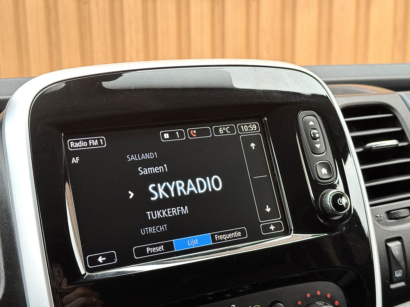 Opel Vivaro 1.6 CDTI L1H1 Sport EcoFlex | 3 Persoons | Camera | Navigatie | Trekhaak | Airconditioning | Cruise Control | Parkeersensoren | Bluetooth | Multifunctioneel Stuurwiel |