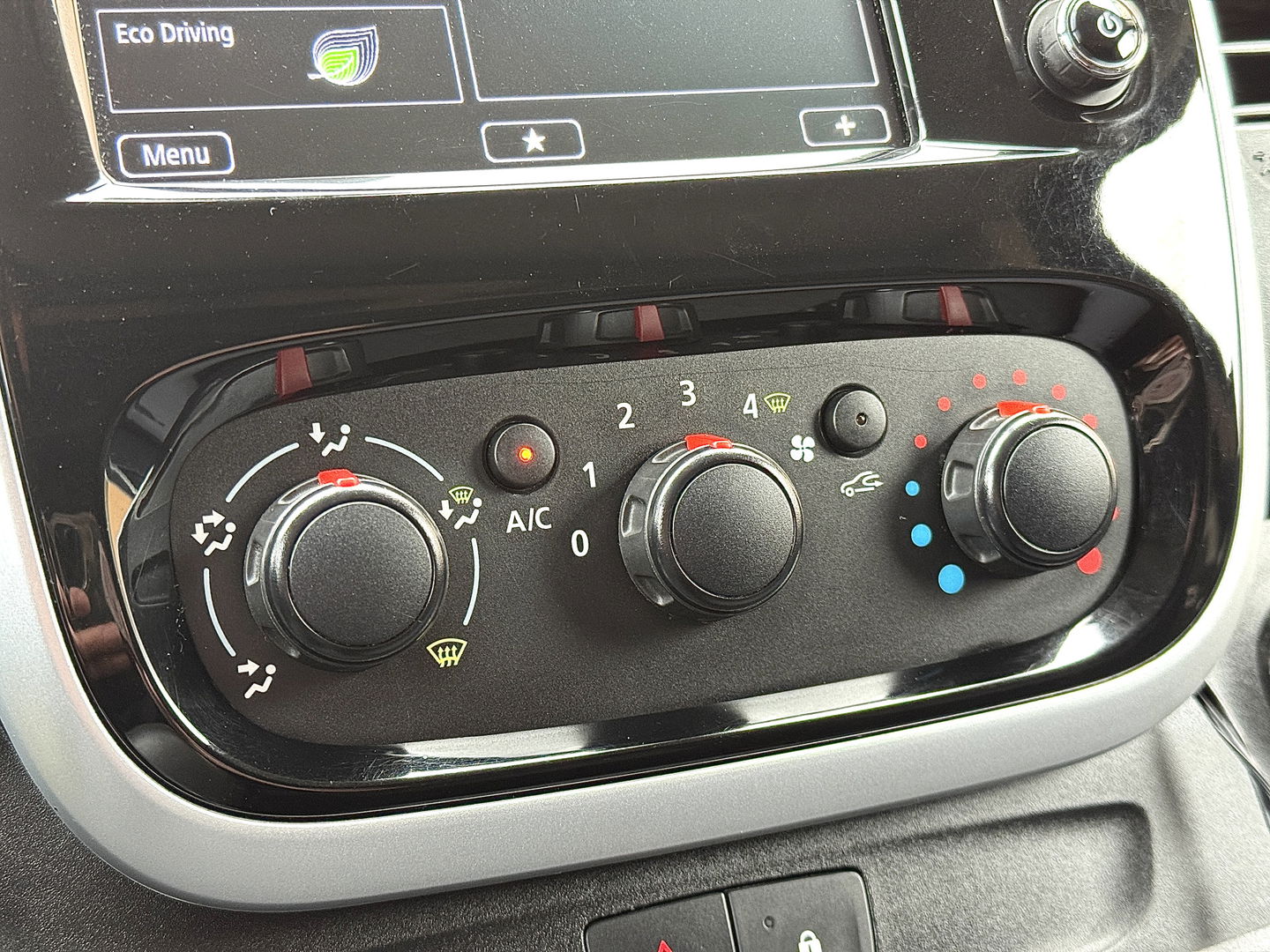 Opel Vivaro 1.6 CDTI L1H1 Sport EcoFlex | 3 Persoons | Camera | Navigatie | Trekhaak | Airconditioning | Cruise Control | Parkeersensoren | Bluetooth | Multifunctioneel Stuurwiel |