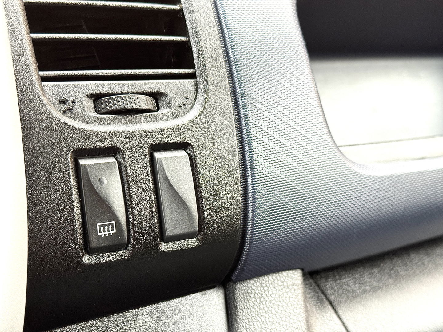 Opel Vivaro 1.6 CDTI L1H1 Sport EcoFlex | 3 Persoons | Camera | Navigatie | Trekhaak | Airconditioning | Cruise Control | Parkeersensoren | Bluetooth | Multifunctioneel Stuurwiel |