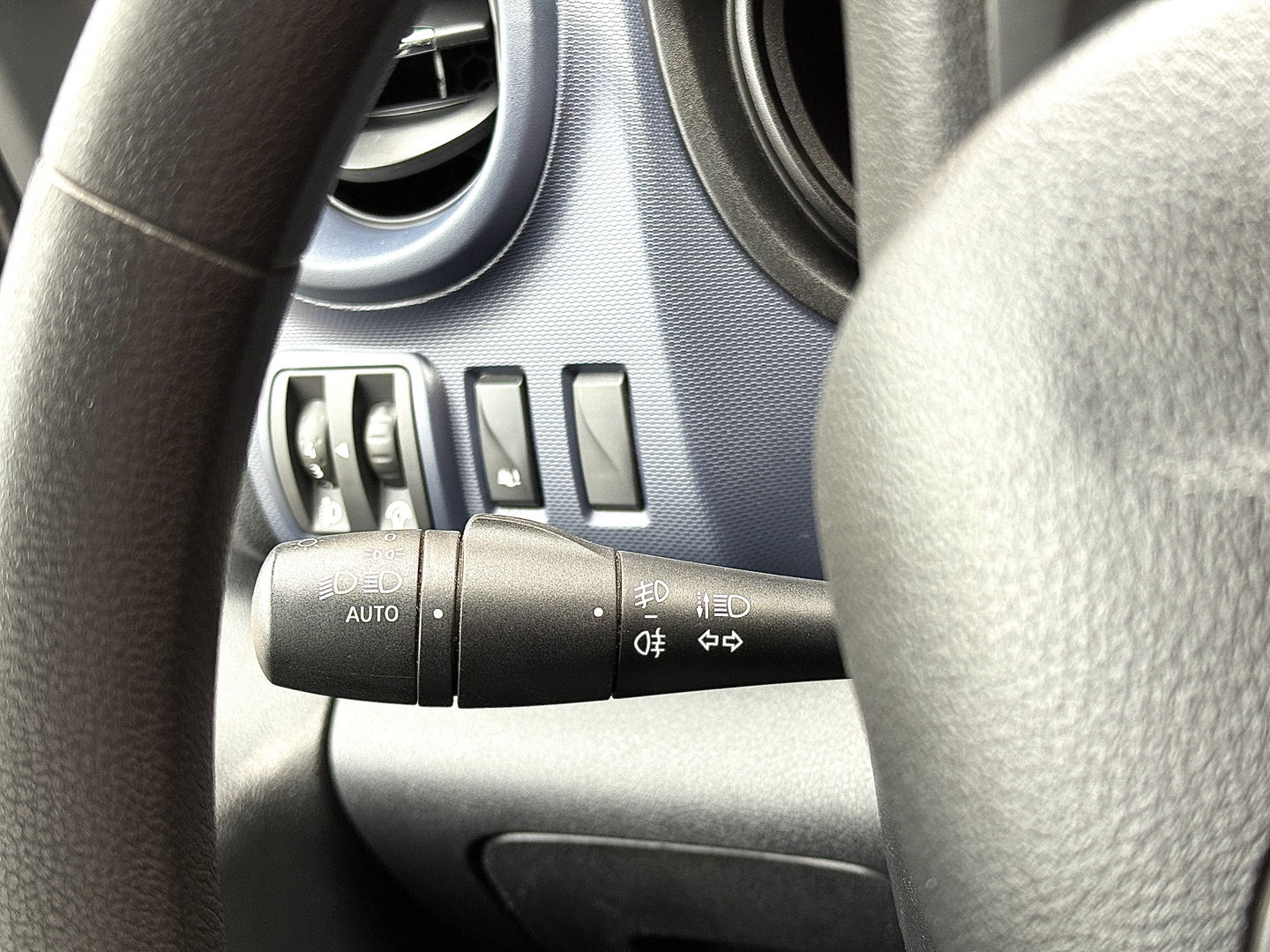 Opel Vivaro 1.6 CDTI L1H1 Sport EcoFlex | 3 Persoons | Camera | Navigatie | Trekhaak | Airconditioning | Cruise Control | Parkeersensoren | Bluetooth | Multifunctioneel Stuurwiel |