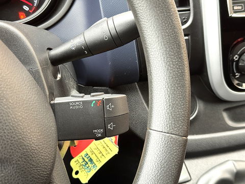 Opel Vivaro 1.6 CDTI L1H1 Sport EcoFlex | 3 Persoons | Camera | Navigatie | Trekhaak | Airconditioning | Cruise Control | Parkeersensoren | Bluetooth | Multifunctioneel Stuurwiel |