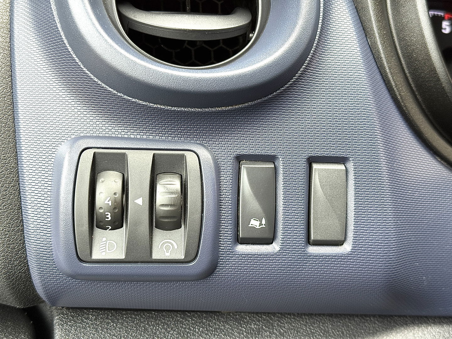 Opel Vivaro 1.6 CDTI L1H1 Sport EcoFlex | 3 Persoons | Camera | Navigatie | Trekhaak | Airconditioning | Cruise Control | Parkeersensoren | Bluetooth | Multifunctioneel Stuurwiel |