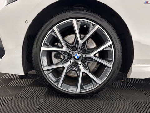 BMW 2 Serie Gran Coupé 220i M-Sportpack Business Edition (INCL-BTW) Aut. *PANO | MICROFIBRE-SPORTSEATS | FULL-LED | DIGI-COCKPIT | CAMERA | NAVI-FULLMAP | HIFI-SOUND | DAB+ | ECC | PDC | CRUISE | CARPLAY | KEYLESS | PRIVACYGLASS | 18"ALU*