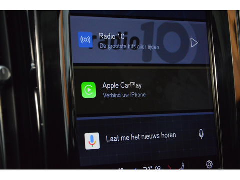 Volvo XC60 T8 Hybride AWD Plus Bright | Luchtvering | Trekhaak | Panoramadak | Stoel + Stuur Verwarmd | Harman/Kardon | Camera |