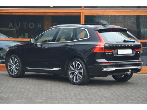 Volvo XC60 T8 Hybride AWD Plus Bright | Luchtvering | Trekhaak | Panoramadak | Stoel + Stuur Verwarmd | Harman/Kardon | Camera |