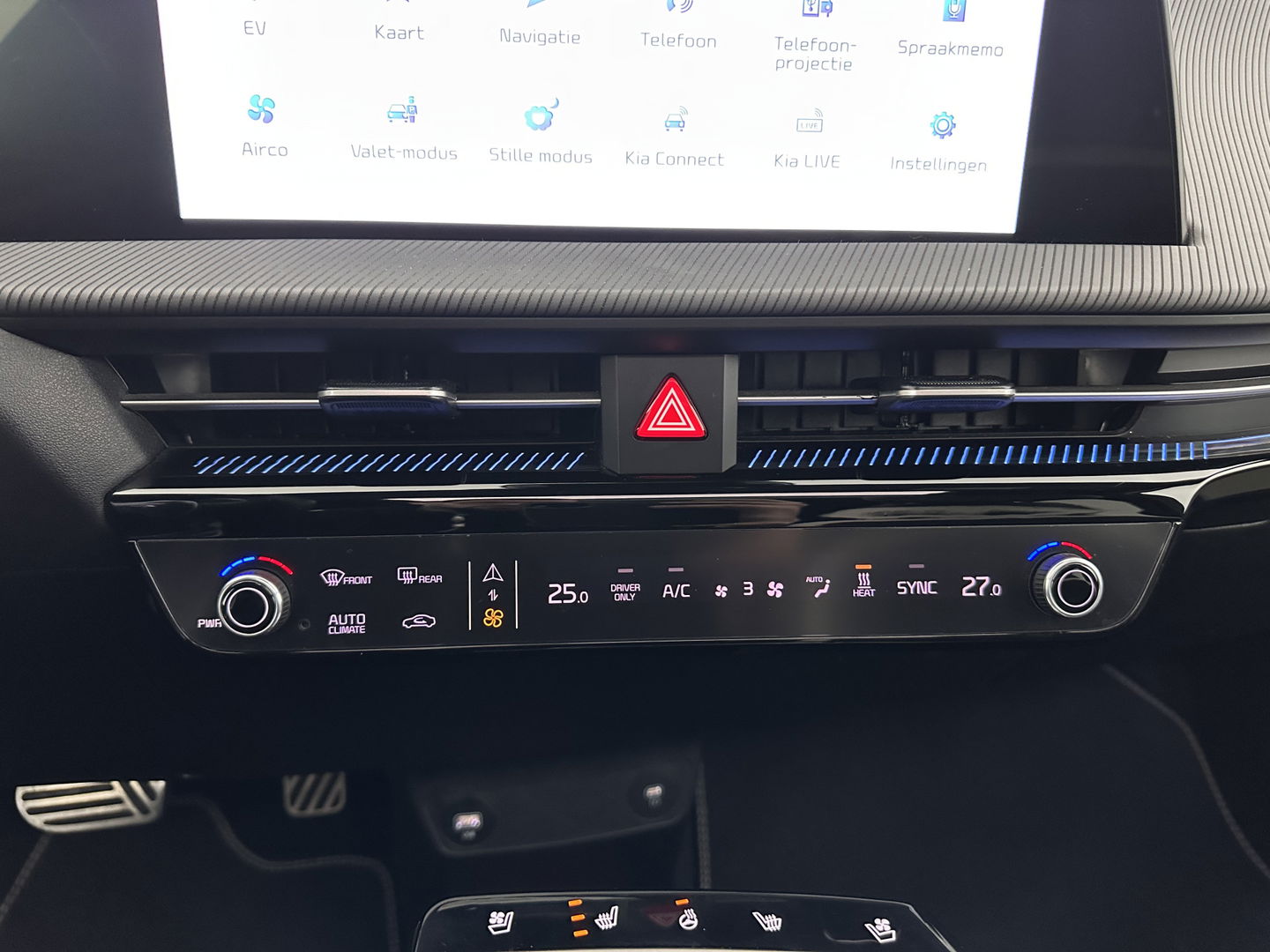 Kia Ev6 GT-Line 77.4 kWh (3-Fase-11kW) {SOH-96%} (INCL-BTW) Aut. *HEATPUMP | PANO | HEAD-UP | LEATHER-ALCANTARA | ADAPTIVE-CRUISE | DIGI-COCKPIT | MERIDIAN-AUDIO | MEMORYPACK | FULL-LED | KEYLESS | TOPVIEW | DAB | BLINDSPOT | NAVI-FULLMAP |