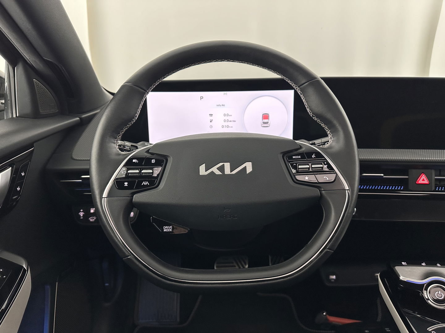 Kia Ev6 GT-Line 77.4 kWh (3-Fase-11kW) {SOH-96%} (INCL-BTW) Aut. *HEATPUMP | PANO | HEAD-UP | LEATHER-ALCANTARA | ADAPTIVE-CRUISE | DIGI-COCKPIT | MERIDIAN-AUDIO | MEMORYPACK | FULL-LED | KEYLESS | TOPVIEW | DAB | BLINDSPOT | NAVI-FULLMAP |