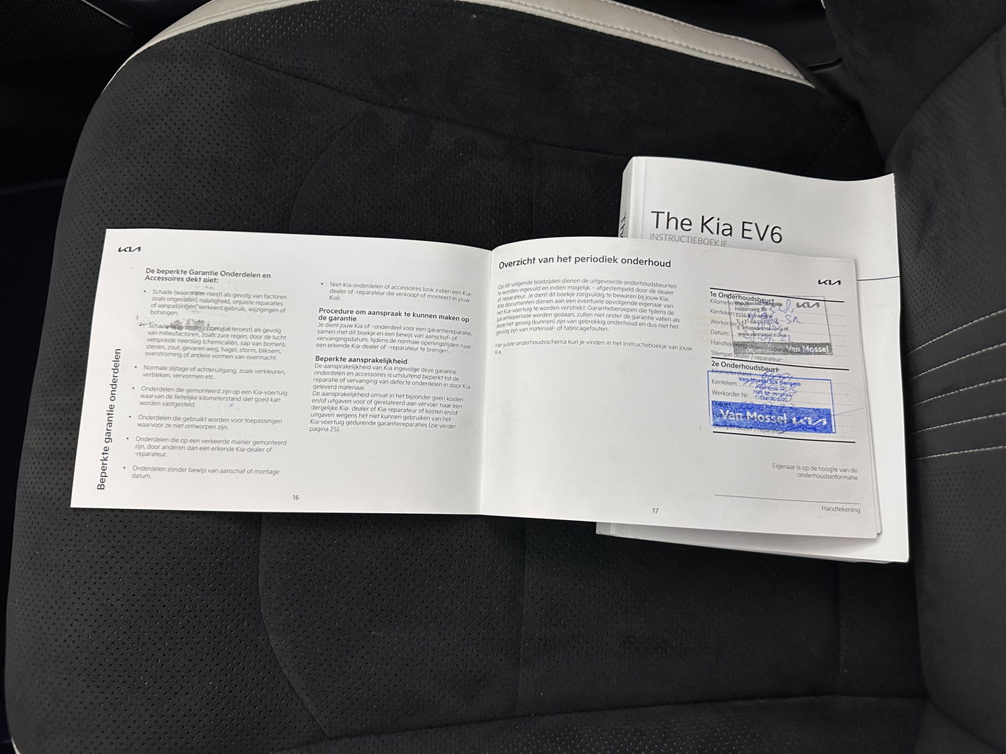 Kia Ev6 GT-Line 77.4 kWh (3-Fase-11kW) {SOH-96%} (INCL-BTW) Aut. *HEATPUMP | PANO | HEAD-UP | LEATHER-ALCANTARA | ADAPTIVE-CRUISE | DIGI-COCKPIT | MERIDIAN-AUDIO | MEMORYPACK | FULL-LED | KEYLESS | TOPVIEW | DAB | BLINDSPOT | NAVI-FULLMAP |