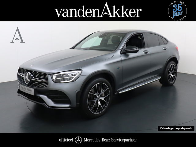 Mercedes-Benz GLC - 300e Coupé AMG 4Matic // Burmester / Magno Grijs // 20 inch // Treeplanken // Night pakket