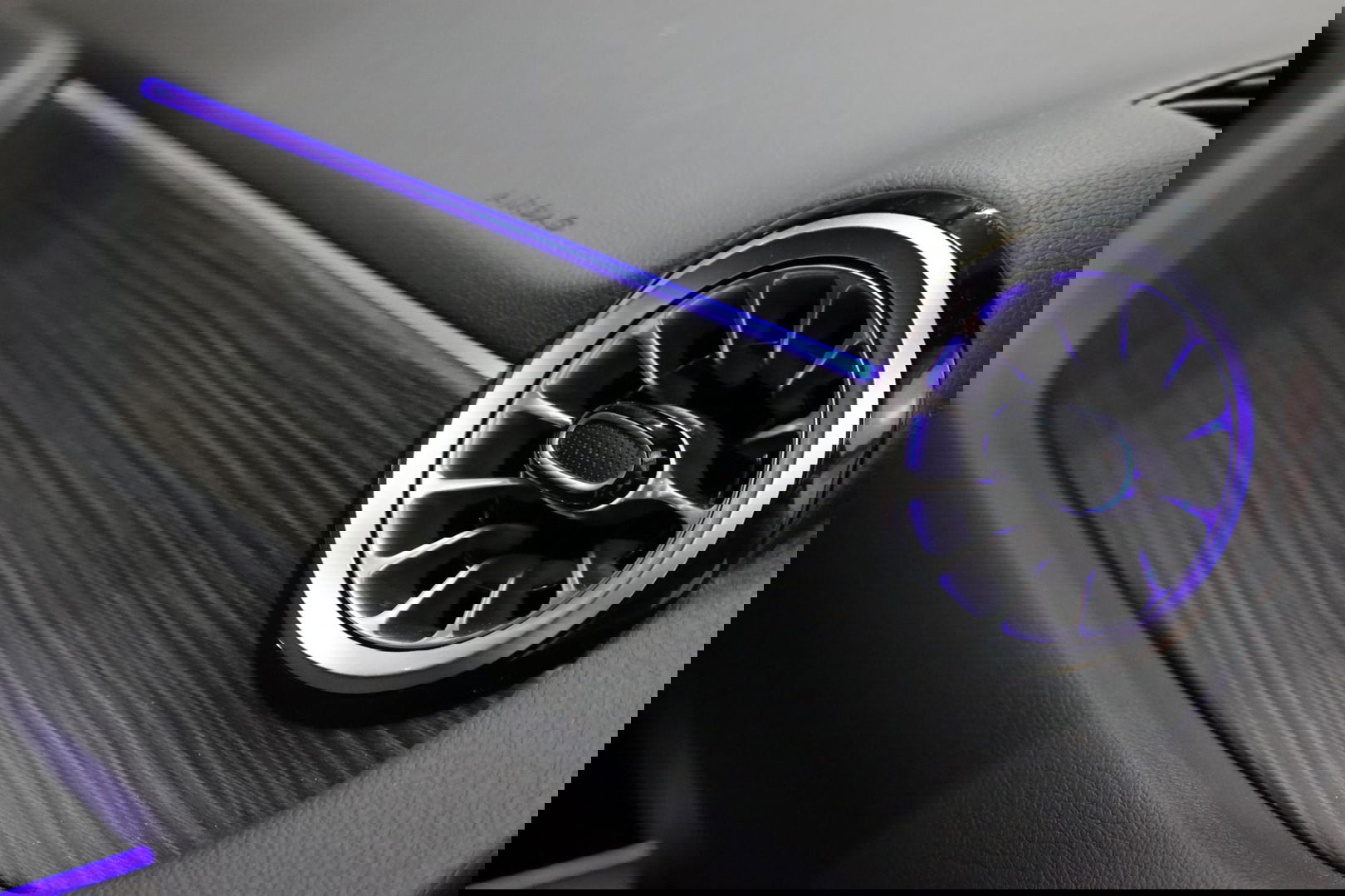 Mercedes-Benz GLA 200 AMG Line