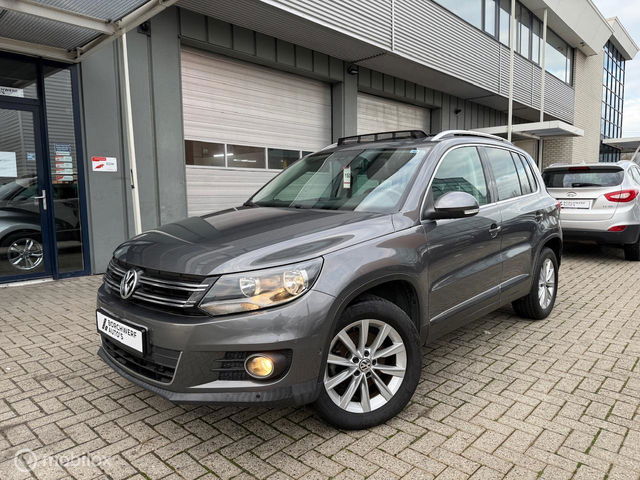 Volkswagen Tiguan - Highline 2.0 TDI | Lage km | Pano | Trekhaak