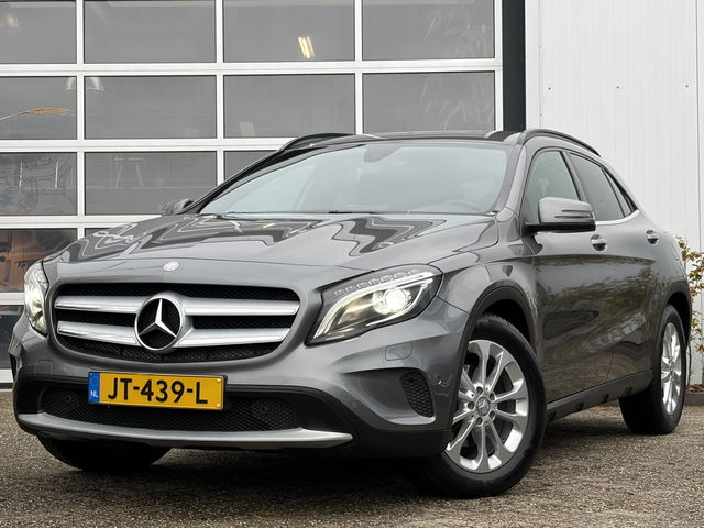 Mercedes-Benz GLA - 180 Lease Edition Ambition 122pk | Bi-xenon koplampen | Bluetooth | Cruise control | Lichtmetalen velgen 17" | Navigatiesysteem full map | Parkeersensor voor en achter | Zeer nette auto!