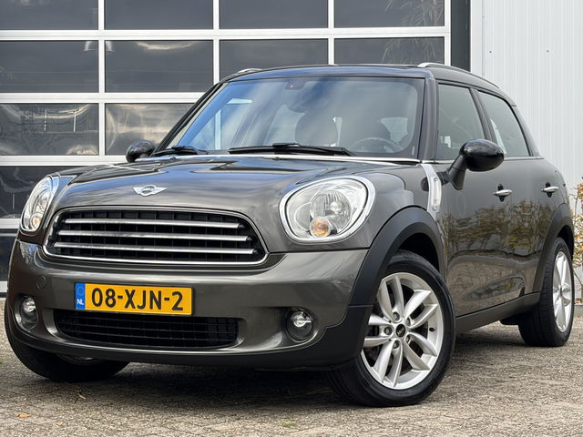 MINI Countryman - Mini 1.6 Cooper Edition 124pk | Bluetooth | Cruise control | Lichtmetalen velgen 17" | Navigatiesysteem full map | Parkeersensor achter | Zeer nette staat!