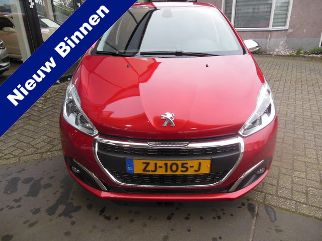 Peugeot 208 - 1.2 PureTech Signature Staat in DE KRIM