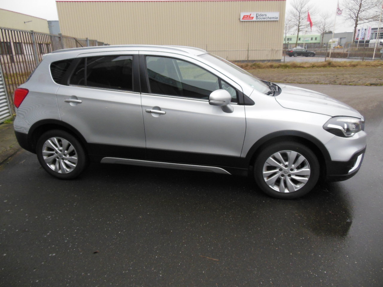 Suzuki S-Cross