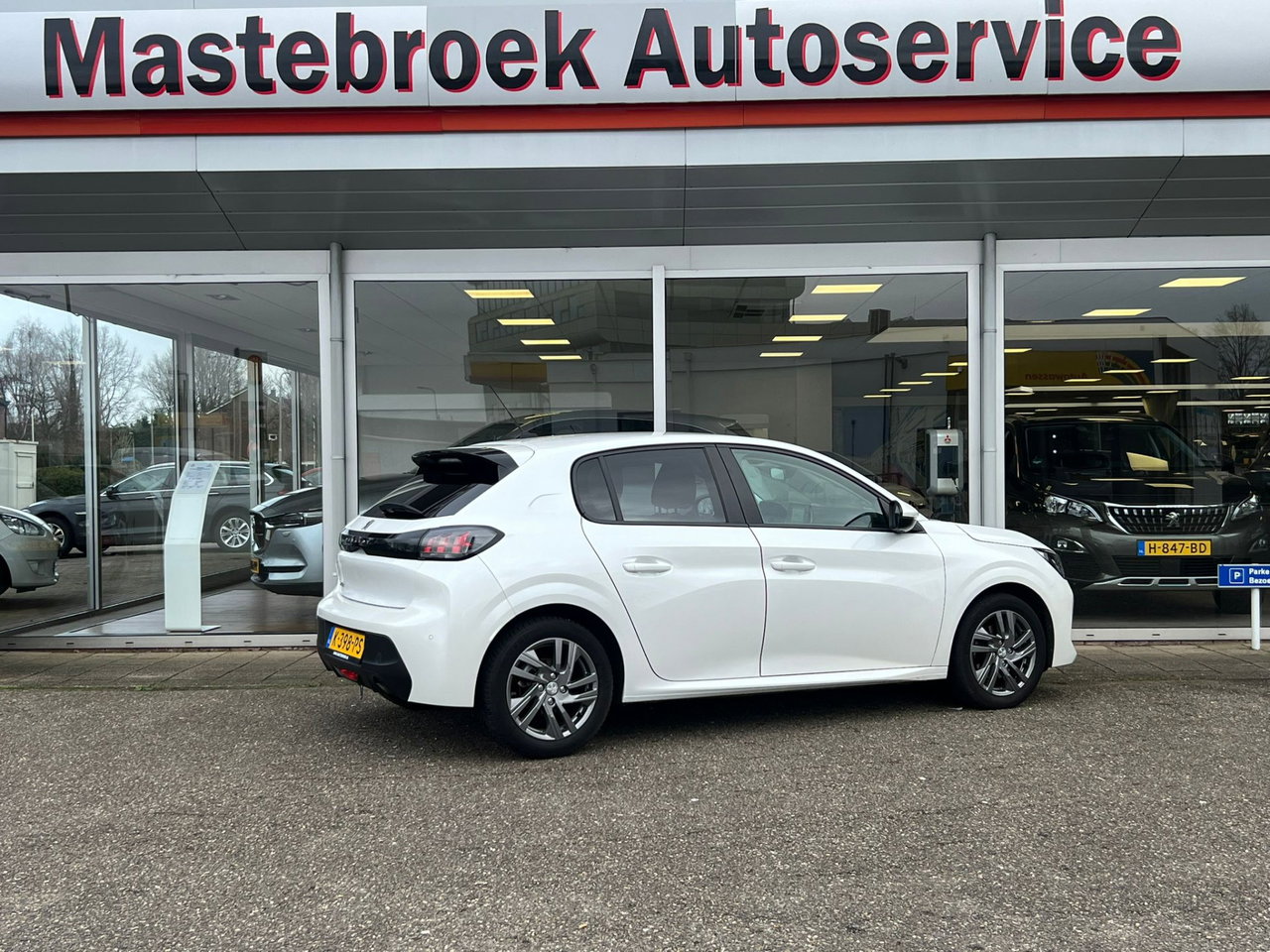 Peugeot 208