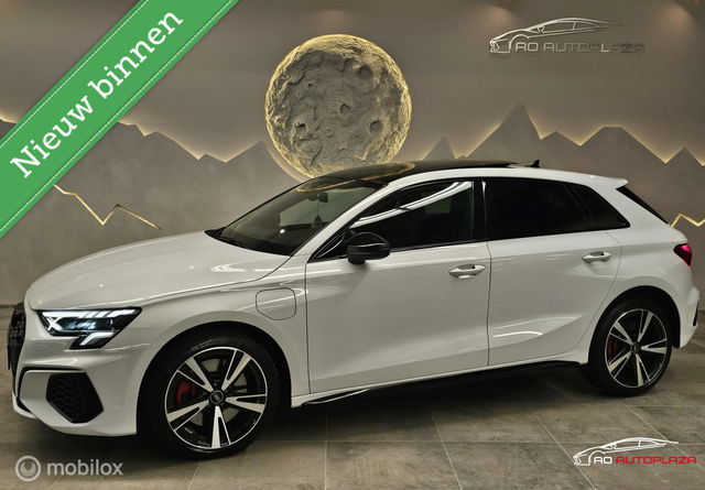 Audi A3 - Sportback 45 TFSI e S edition Competition Panorama/Keyless/3x S-line