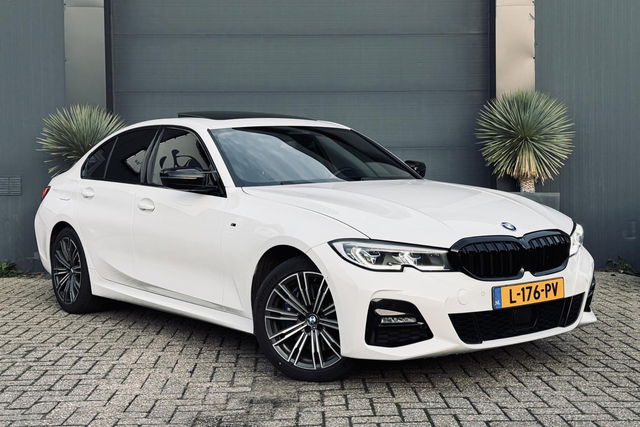 BMW 3 Serie - 330e High Executive