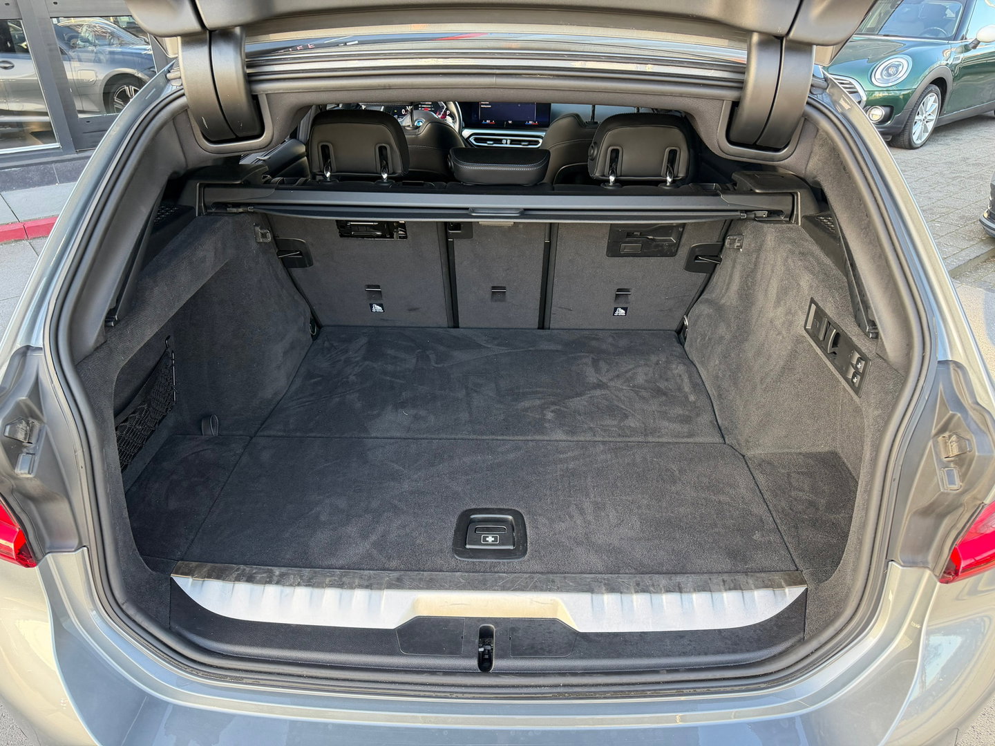 BMW 3 Serie Touring 330e xDrive M-Sport Pano|Keyless|292PK|360Camera|Carplay