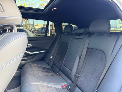 BMW 3 Serie Touring 330e xDrive M-Sport Pano|Keyless|292PK|360Camera|Carplay