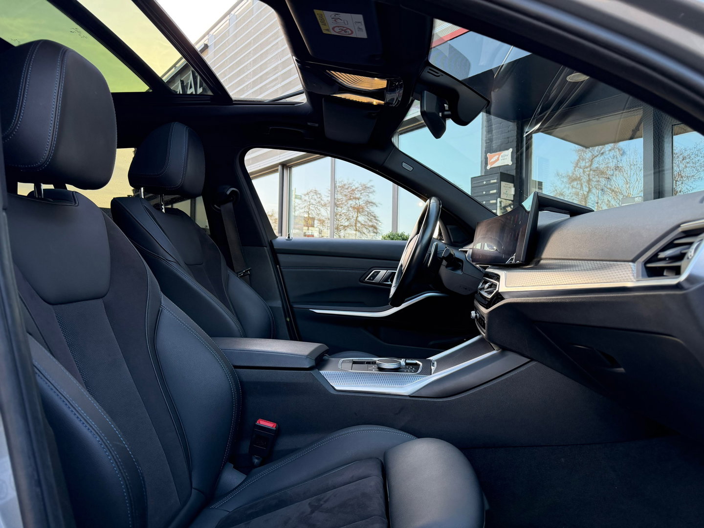 BMW 3 Serie Touring 330e xDrive M-Sport Pano|Keyless|292PK|360Camera|Carplay