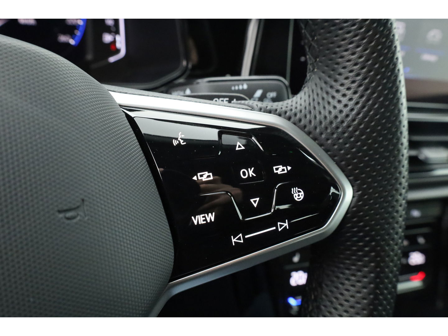 Volkswagen T-Roc Cabrio 1.5 TSI R-Line Edition Grey | Nmr. 930/999 | MAT Grijs | Leder | Stoel- Stuurverw. | Adapt. Cruise | Camera | Keyless | 19''