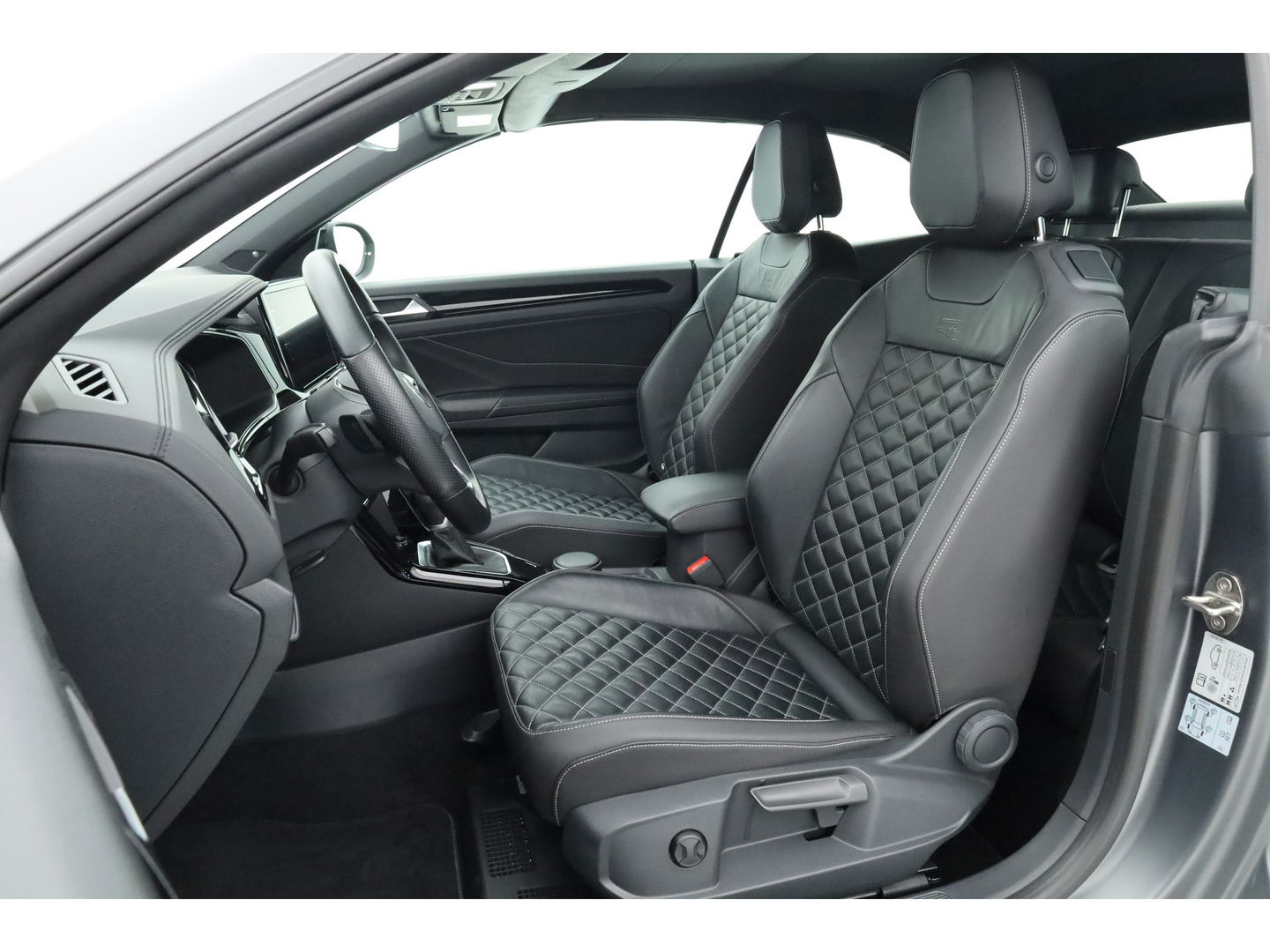 Volkswagen T-Roc Cabrio 1.5 TSI R-Line Edition Grey | Nmr. 930/999 | MAT Grijs | Leder | Stoel- Stuurverw. | Adapt. Cruise | Camera | Keyless | 19''