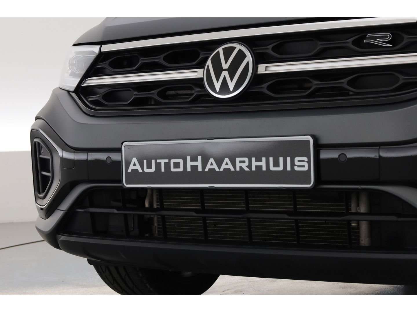 Volkswagen T-Roc Cabrio 1.5 TSI R-Line Edition Grey | Nmr. 930/999 | MAT Grijs | Leder | Stoel- Stuurverw. | Adapt. Cruise | Camera | Keyless | 19''