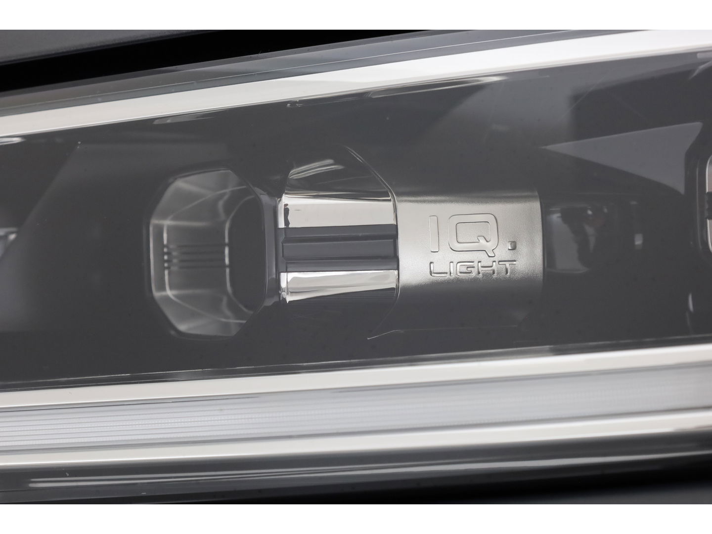 Volkswagen T-Roc Cabrio 1.5 TSI R-Line Edition Grey | Nmr. 930/999 | MAT Grijs | Leder | Stoel- Stuurverw. | Adapt. Cruise | Camera | Keyless | 19''