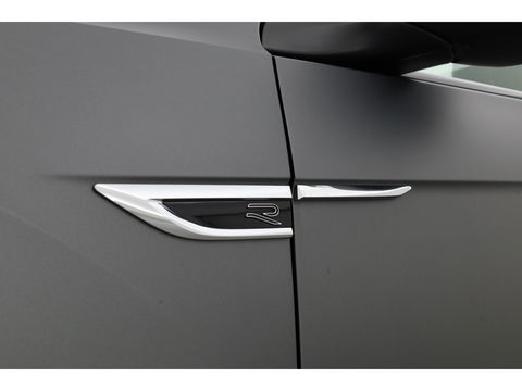 Volkswagen T-Roc Cabrio 1.5 TSI R-Line Edition Grey | Nmr. 930/999 | MAT Grijs | Leder | Stoel- Stuurverw. | Adapt. Cruise | Camera | Keyless | 19''